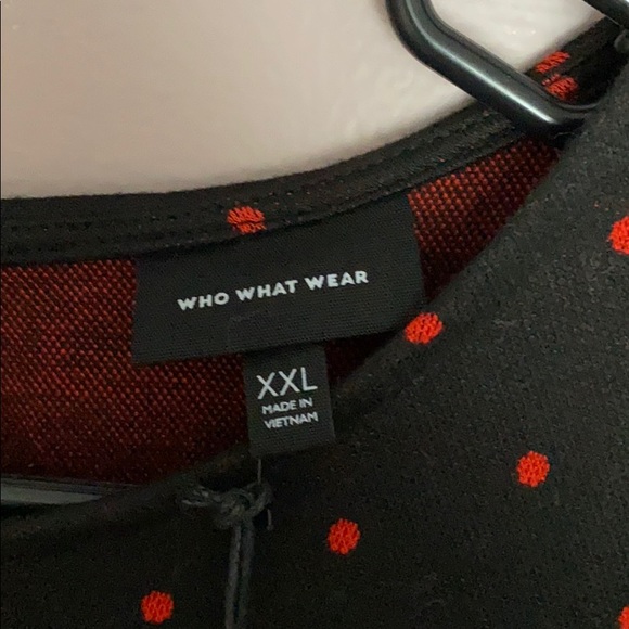 Women's Short Sleeve Round Neck Seamed Dress - Picture 3 of 4